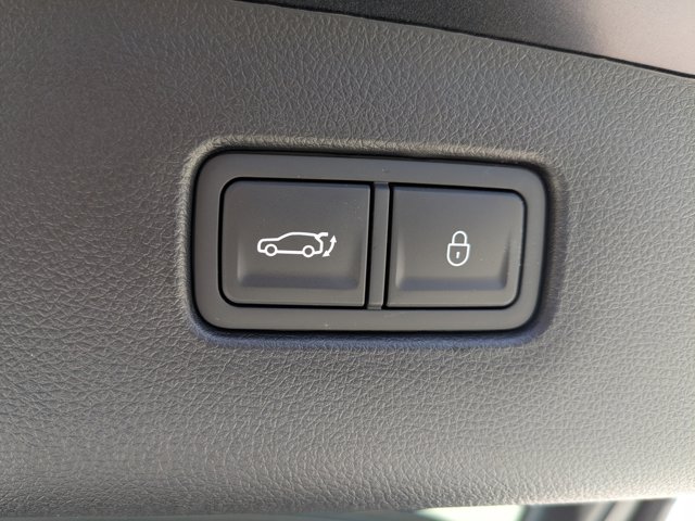 Vehicle image 25 of 29