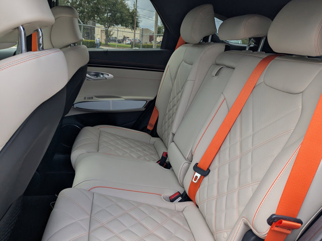 Vehicle image 9 of 31