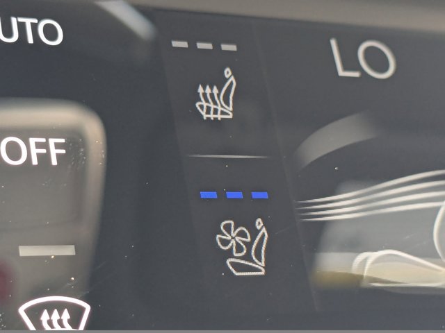 Vehicle image 17 of 31
