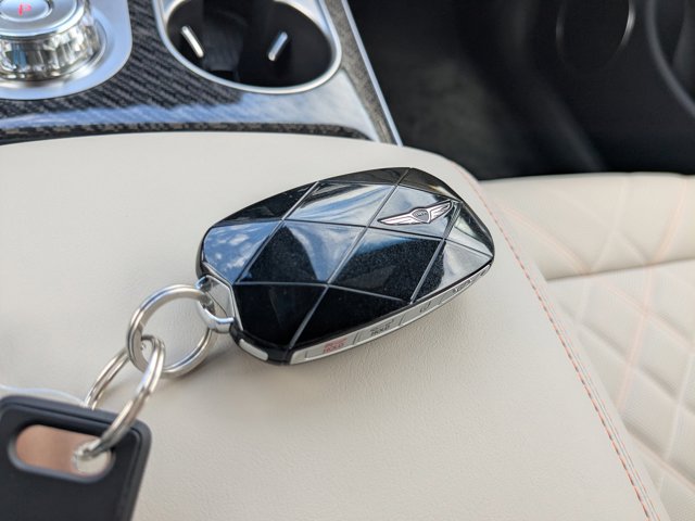 Vehicle image 24 of 31