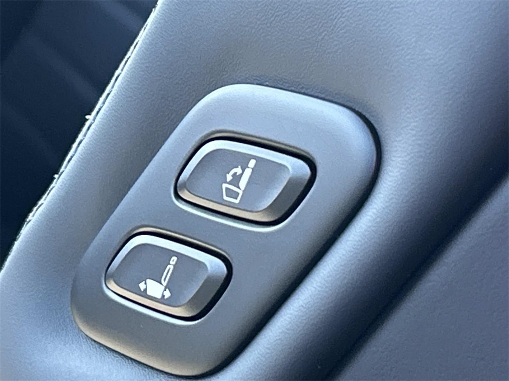 2026 Genesis GV80 Prestige Black Image 32 of 39