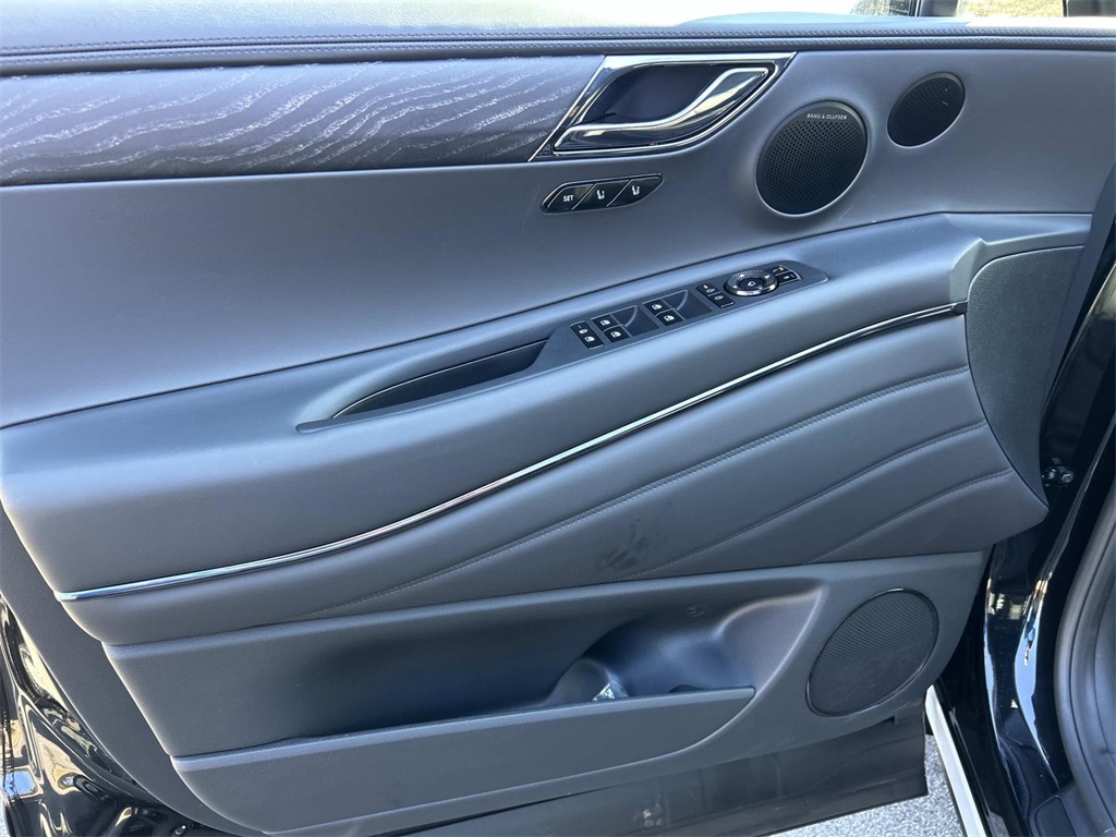 2026 Genesis GV80 Prestige Black Image 21 of 39