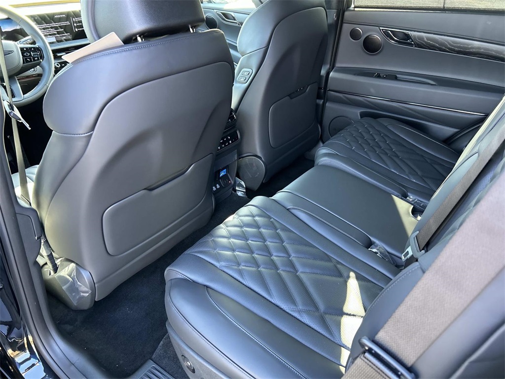 2026 Genesis GV80 Prestige Black Image 10 of 39