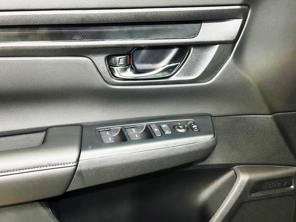 Vehicle image 20 of 23