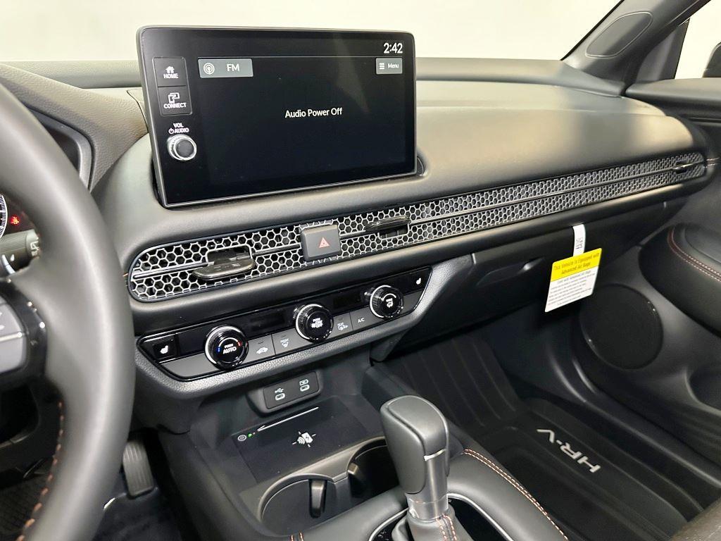 Vehicle image 15 of 23