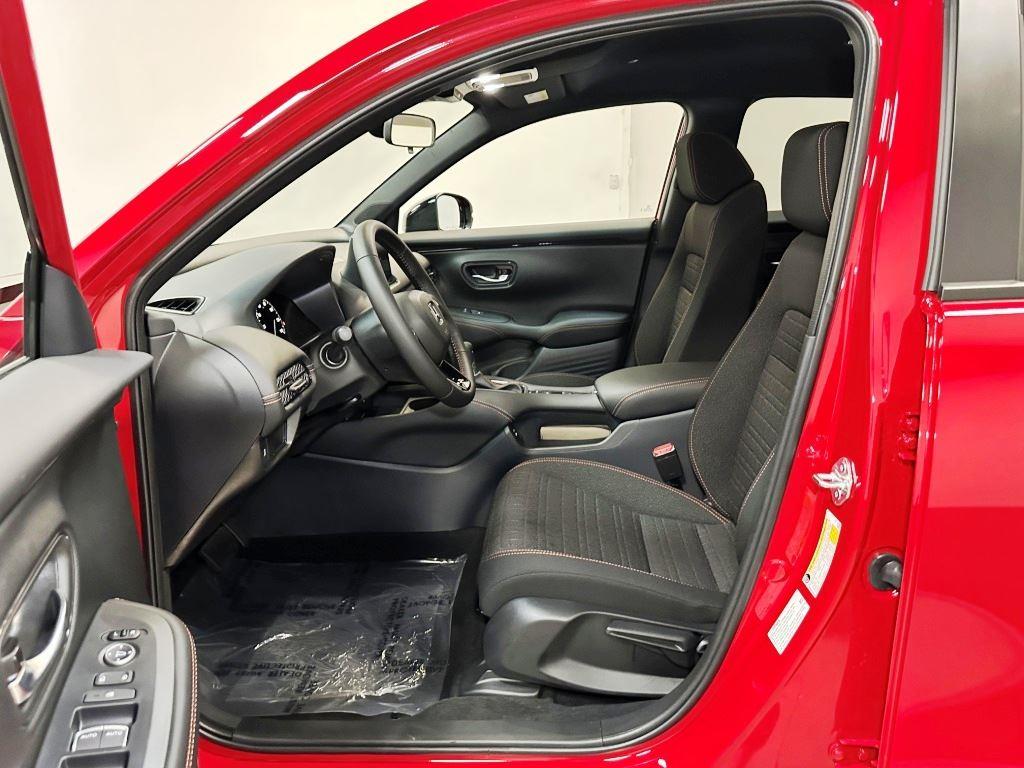 Vehicle image 13 of 23