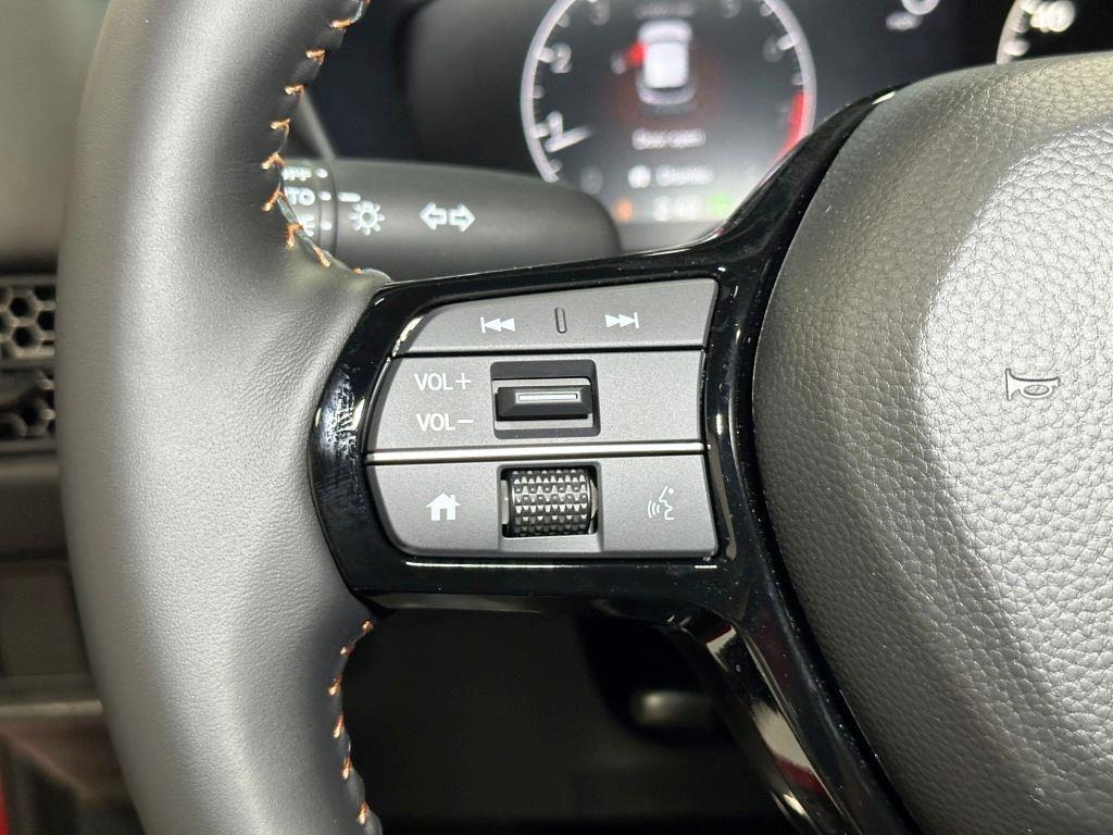 Vehicle image 21 of 23