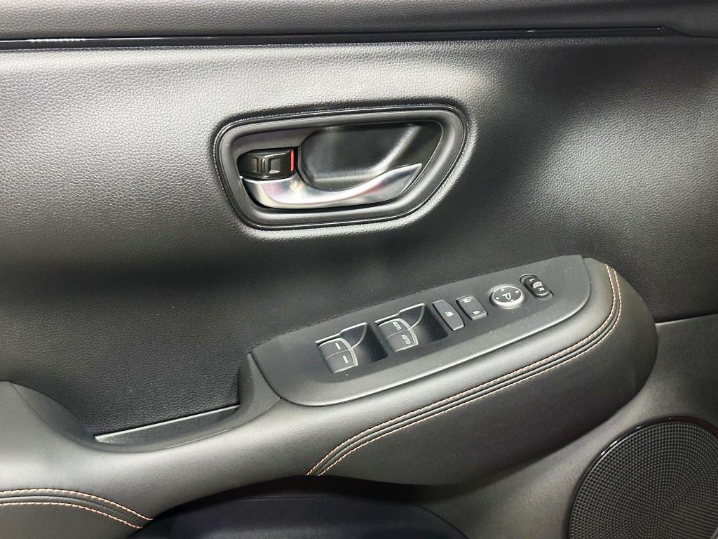 Vehicle image 20 of 23