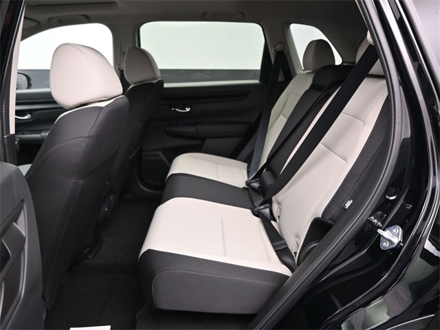 Vehicle image 27 of 35
