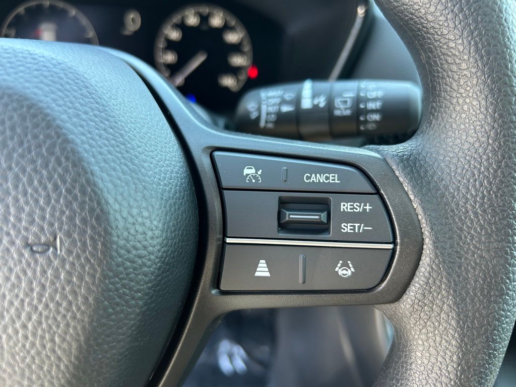 Vehicle image 26 of 29