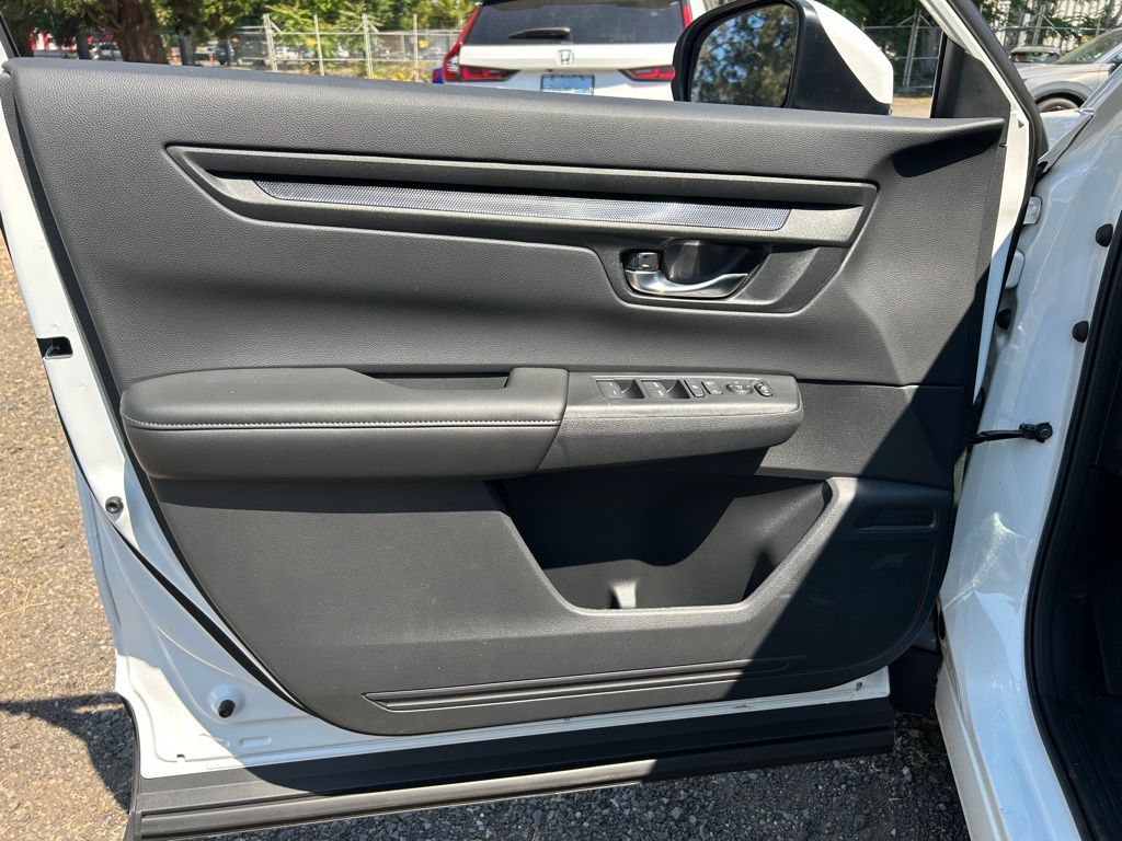 Vehicle image 24 of 29
