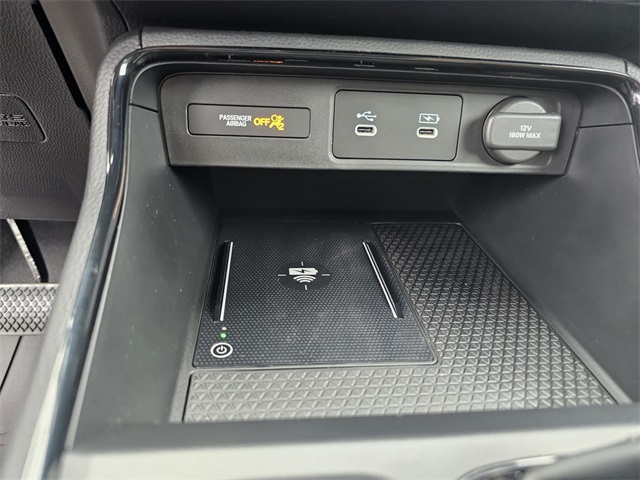 Vehicle image 21 of 22