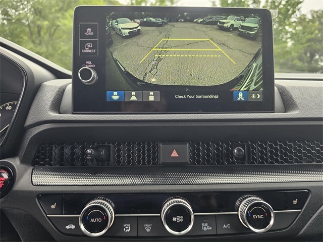 Vehicle image 14 of 22