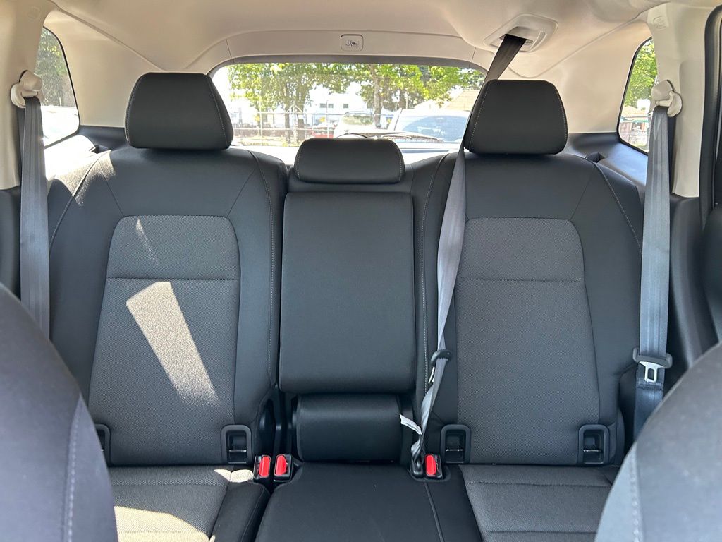 Vehicle image 14 of 30