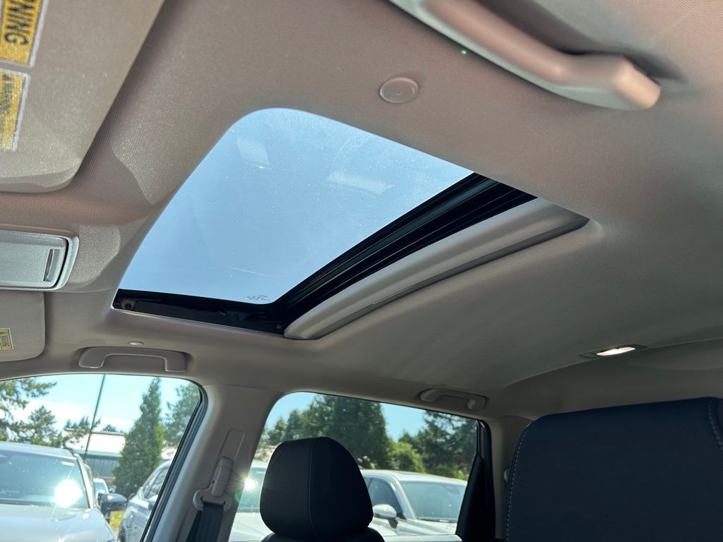 Vehicle image 26 of 30