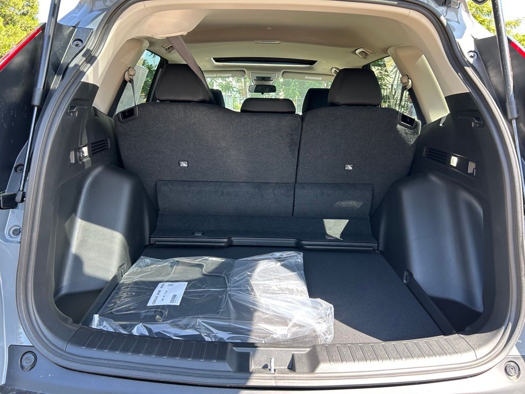 Vehicle image 11 of 30