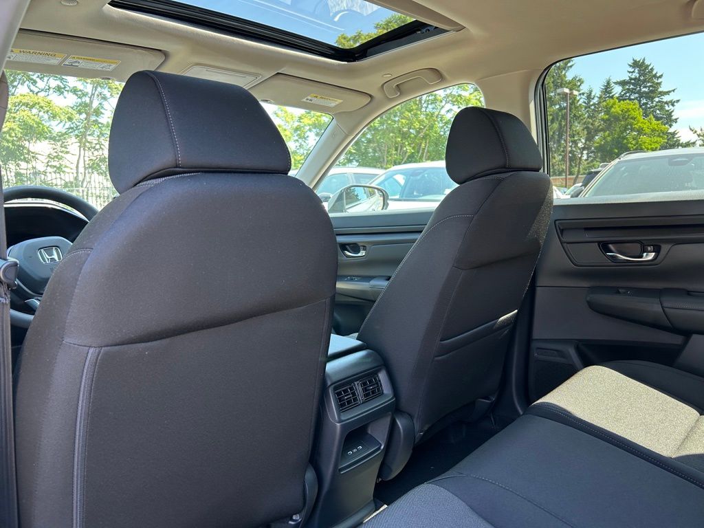 Vehicle image 17 of 30