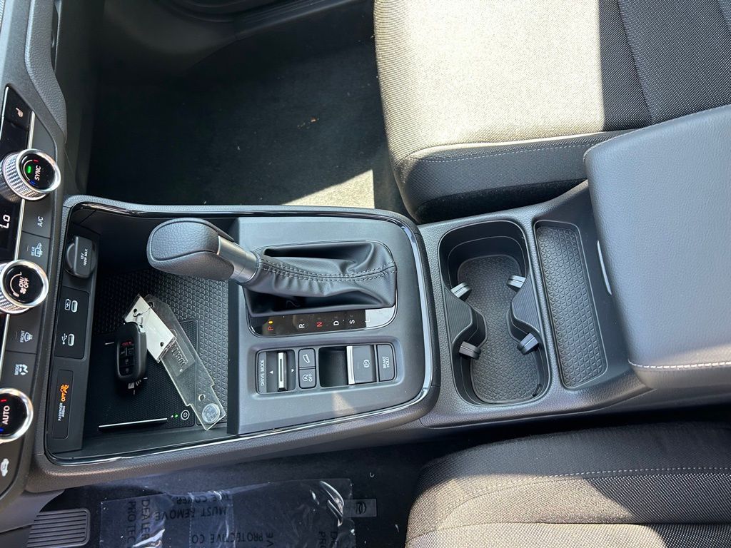 Vehicle image 23 of 30
