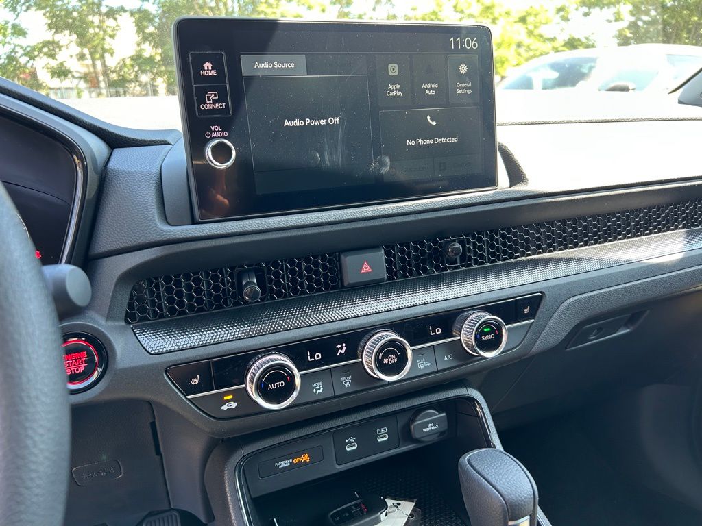 Vehicle image 22 of 30