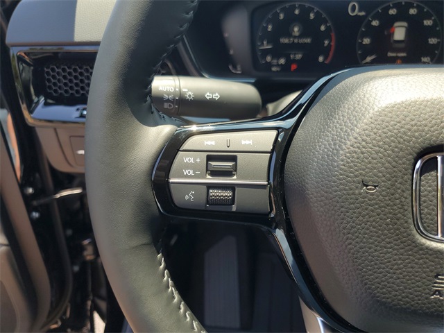 Vehicle image 14 of 30