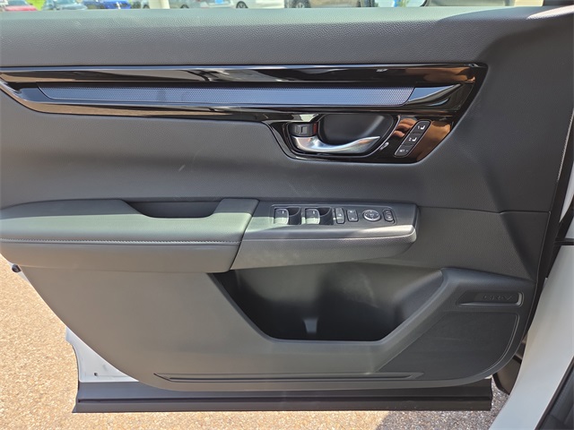 Vehicle image 11 of 15