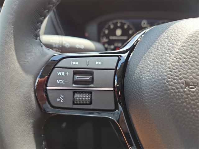Vehicle image 12 of 15