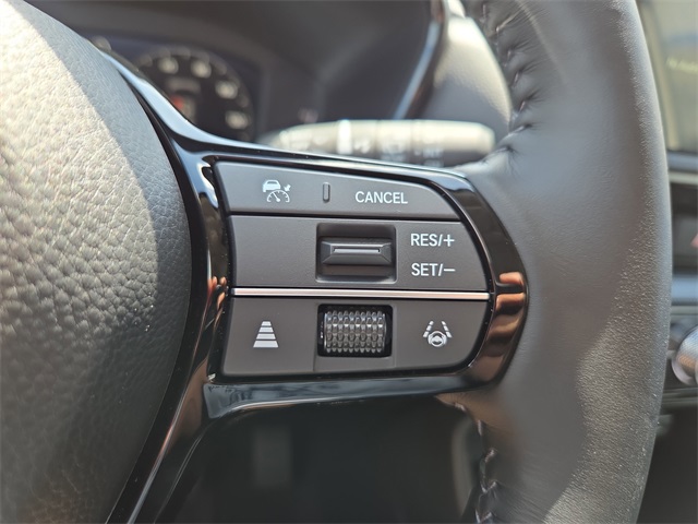 Vehicle image 13 of 15