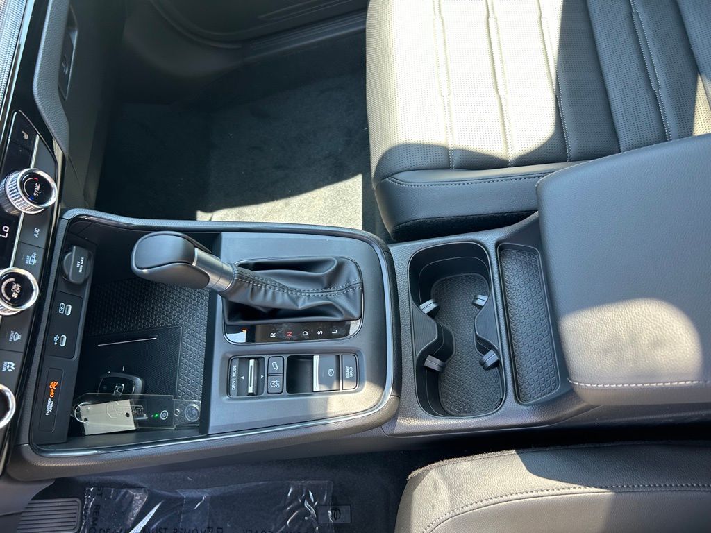 Vehicle image 24 of 29