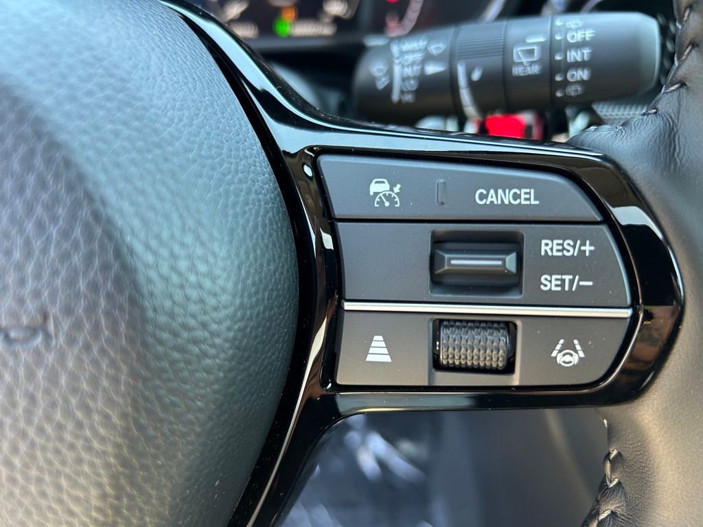 Vehicle image 28 of 29