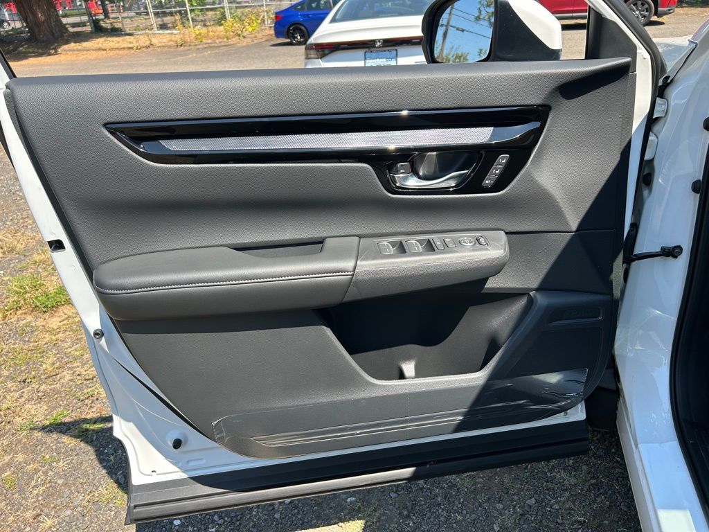 Vehicle image 25 of 29