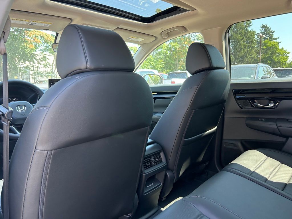 Vehicle image 16 of 29