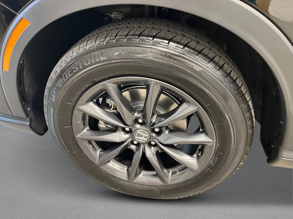 Vehicle image 10 of 28