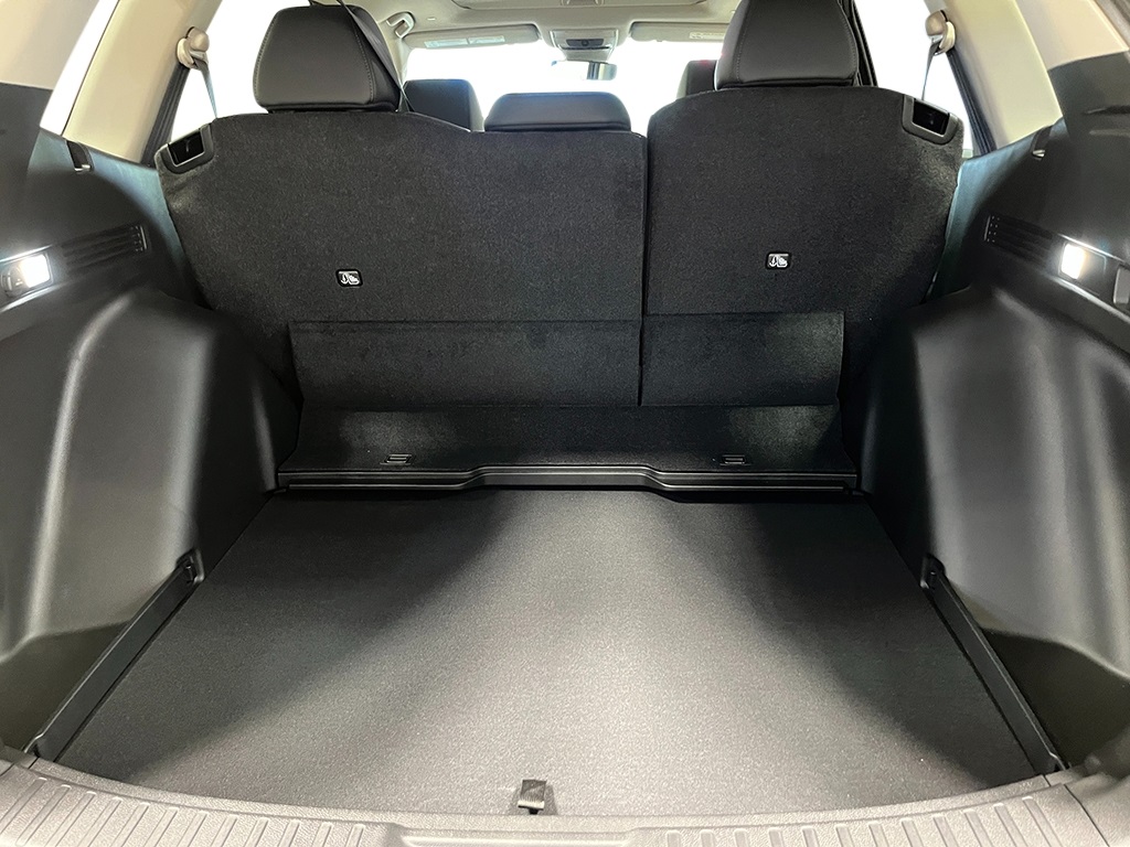 Vehicle image 11 of 28