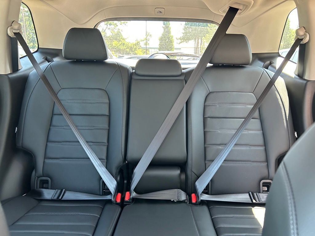 Vehicle image 13 of 29