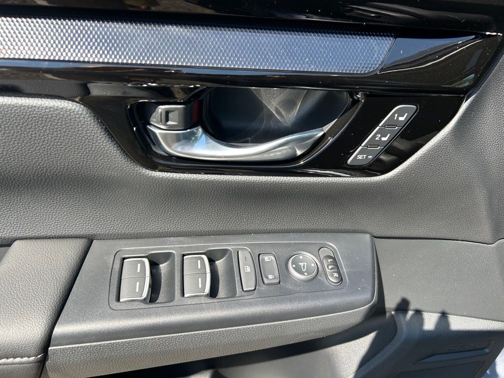Vehicle image 26 of 29