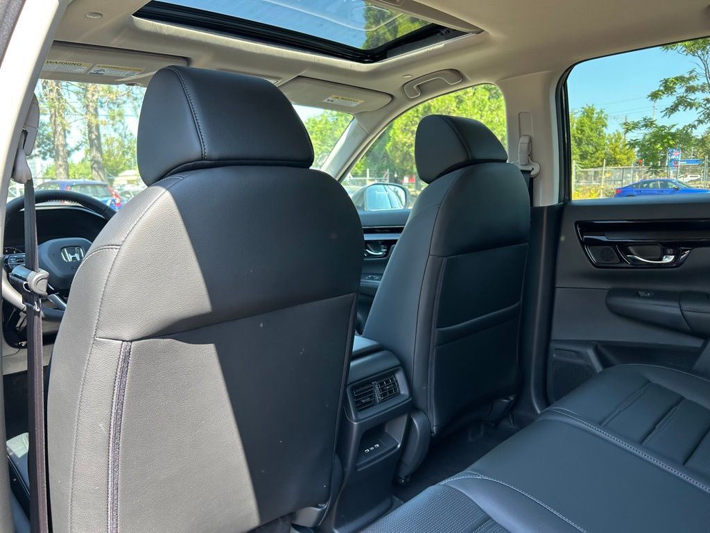 Vehicle image 15 of 29
