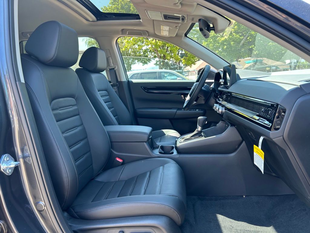 Vehicle image 16 of 29