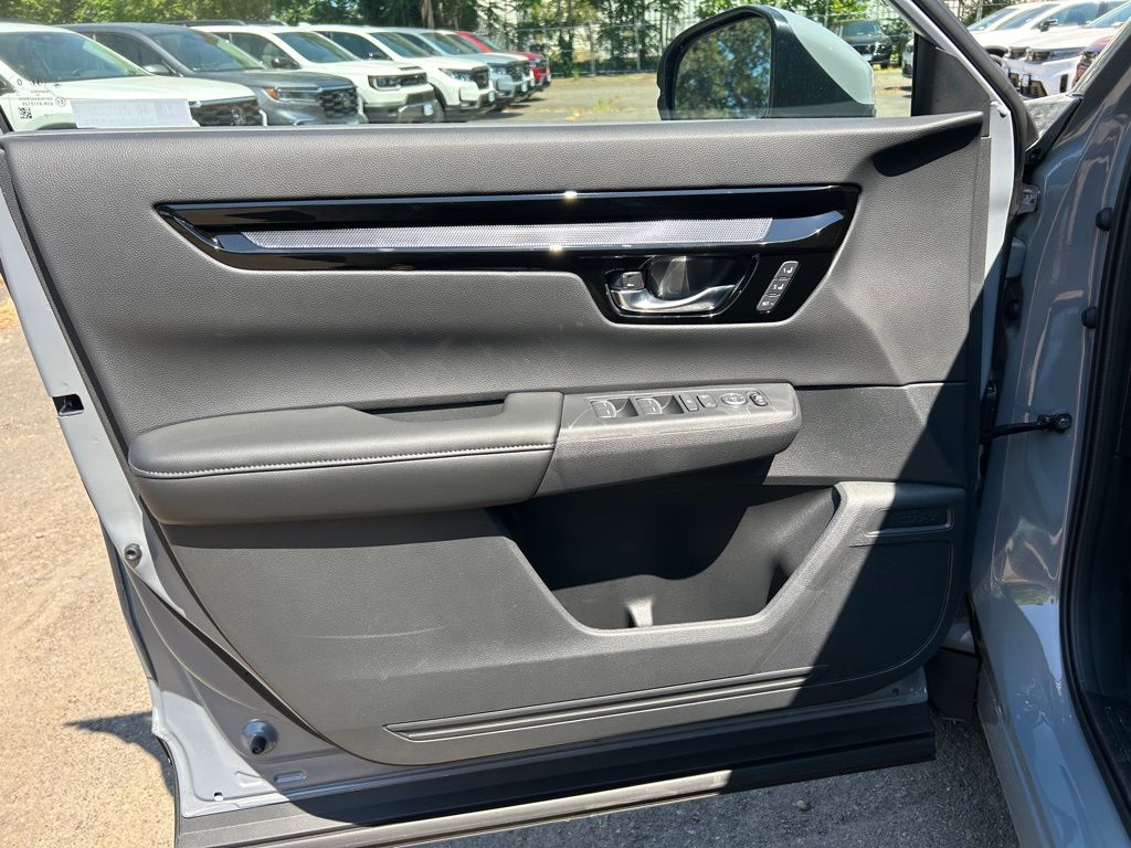 Vehicle image 24 of 29