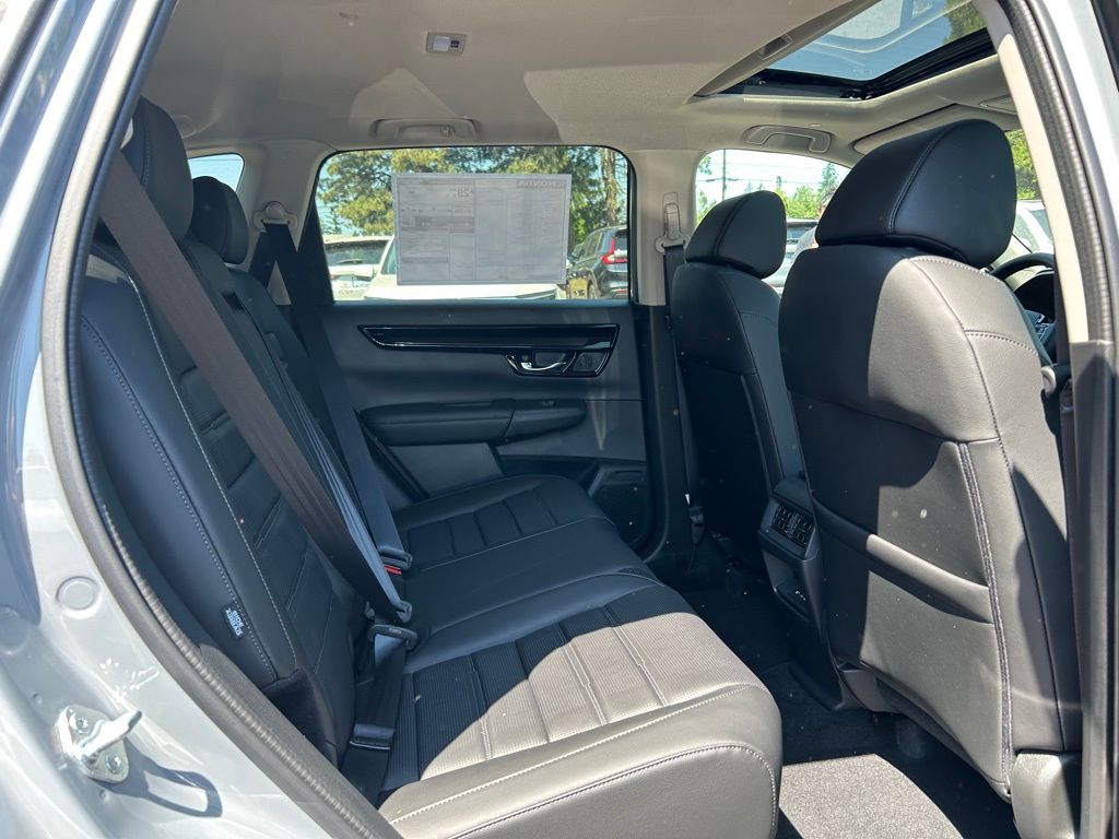 Vehicle image 16 of 29