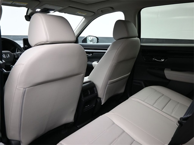 Vehicle image 27 of 35