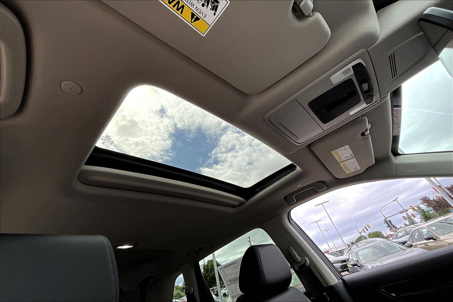 Vehicle image 17 of 27