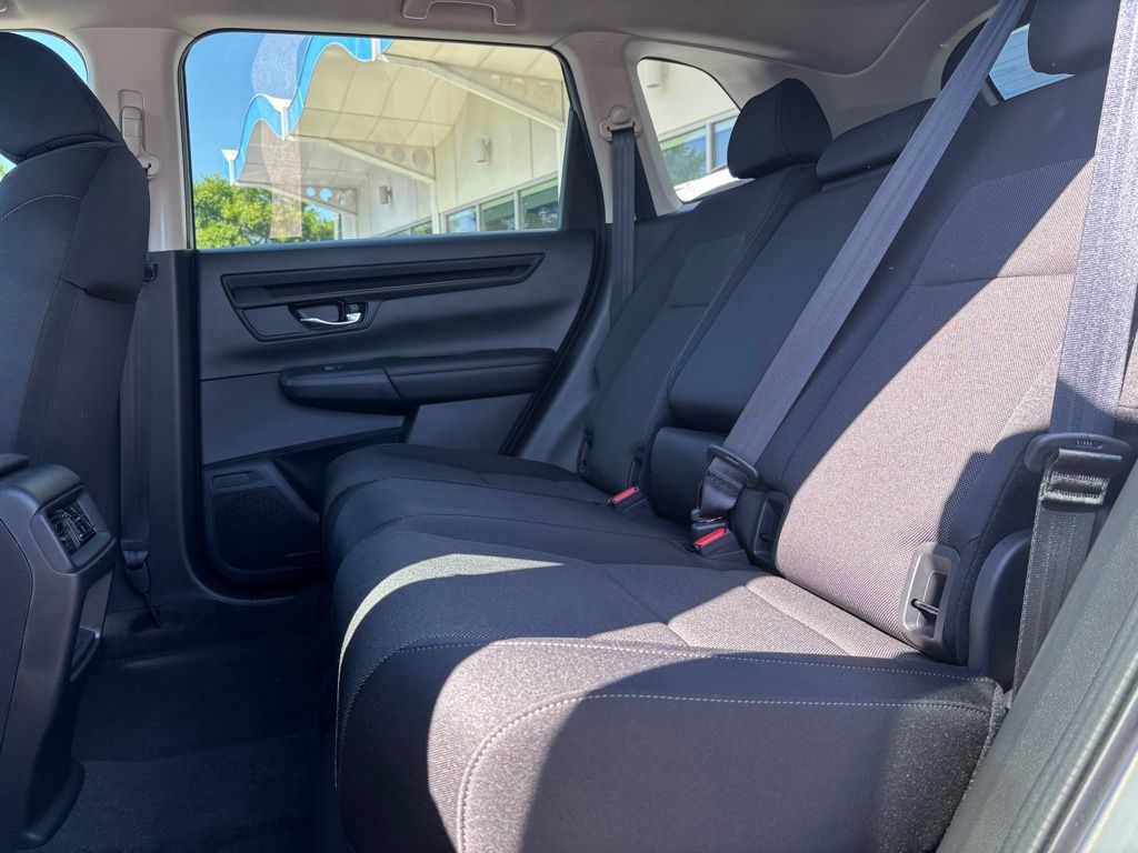 Vehicle image 11 of 27