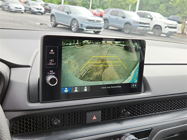 Vehicle image 16 of 25