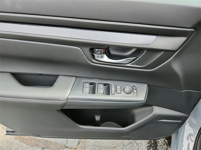 Vehicle image 9 of 25