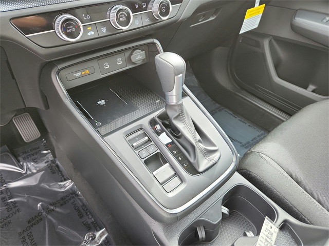 Vehicle image 13 of 25
