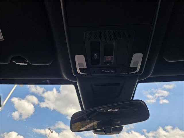 2026 Honda CR-V Hybrid TrailSport Image 21 of 28