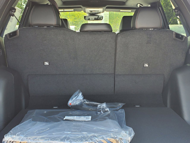 2026 Honda CR-V Hybrid Sport-L Image 11 of 31