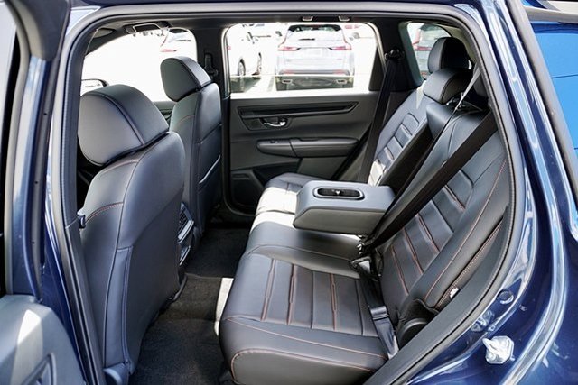 2026 Honda CR-V Hybrid Sport-L Image 12 of 41