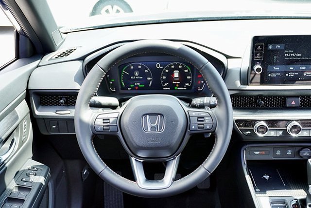 2026 Honda CR-V Hybrid Sport-L Image 20 of 41