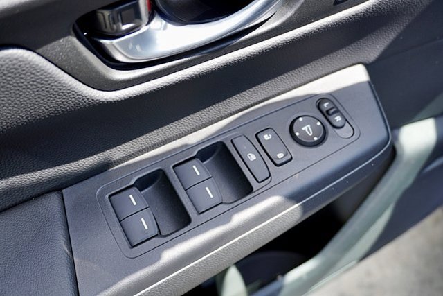 2026 Honda CR-V Hybrid Sport-L Image 33 of 41